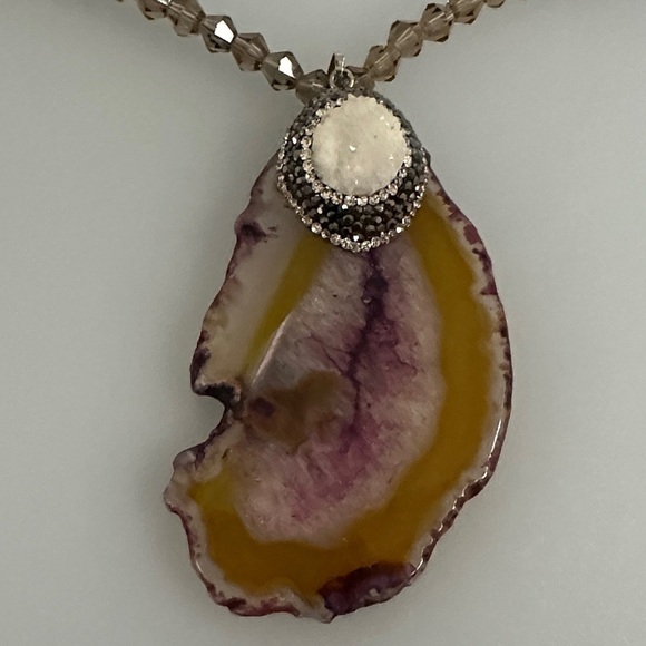 JADE stone Purple and Gold Pendant Necklace​​​​​​ - Picture 5 of 12